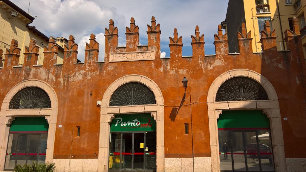 Casa Ferrari Appartamento Verona Sanificato Ozono ภายนอก รูปภาพ