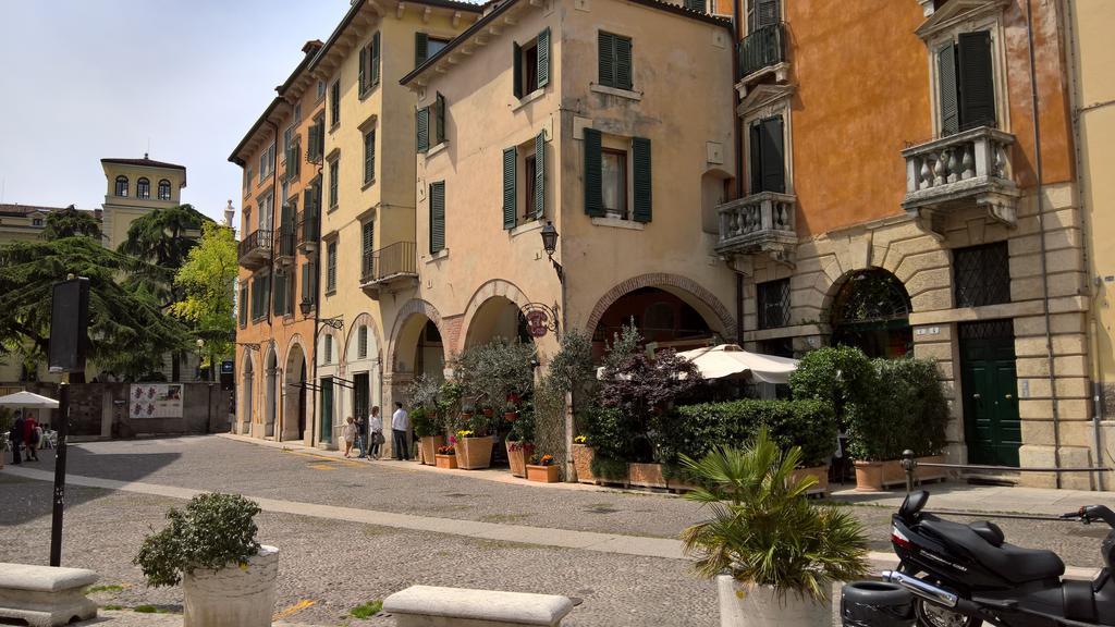 Casa Ferrari Appartamento Verona Sanificato Ozono ภายนอก รูปภาพ