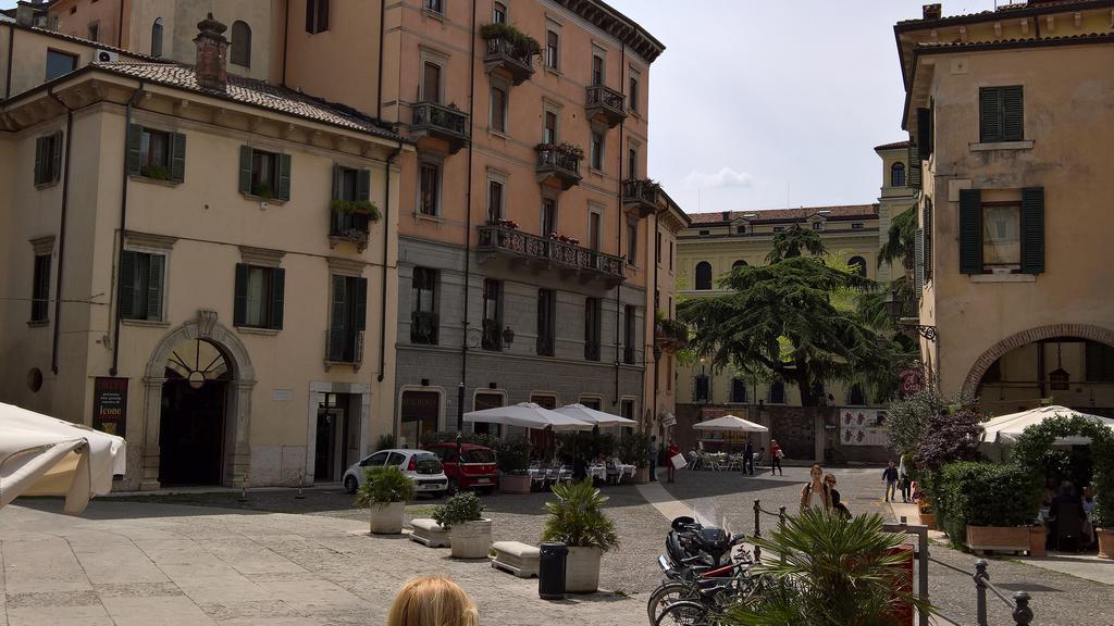 Casa Ferrari Appartamento Verona Sanificato Ozono ภายนอก รูปภาพ