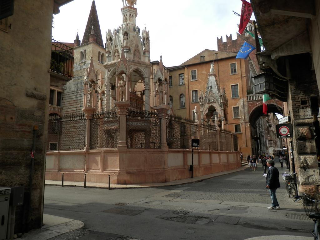 Casa Ferrari Appartamento Verona Sanificato Ozono ภายนอก รูปภาพ